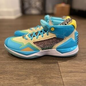 New Balance Kawhi Moreno Valley sz 9